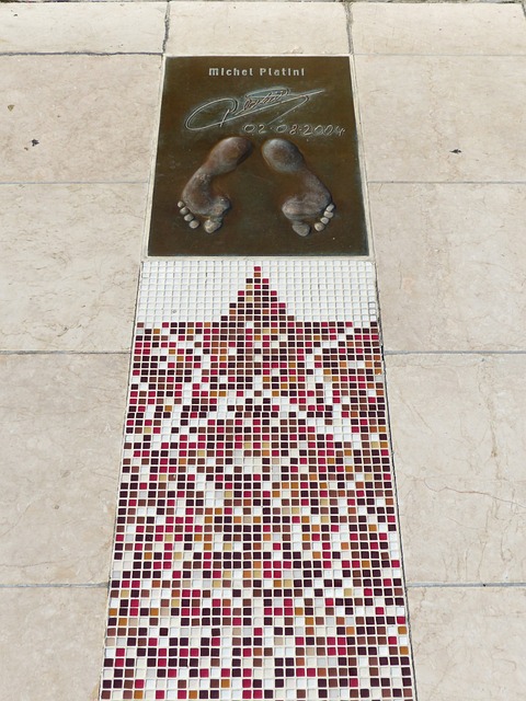 多创新的策 多创新的策